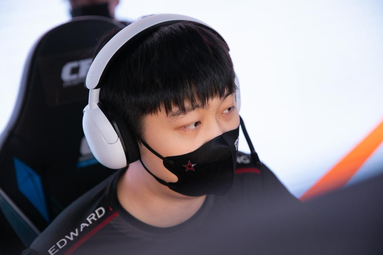 【资讯】LGD与EDG谁能赢下首胜?J1E与Koi上演自由人角逐游戏攻略_手游下载 第3张 【资讯】LGD与EDG谁能赢下首胜?J1E与Koi上演自由人角逐游戏攻略_手游下载 第3张