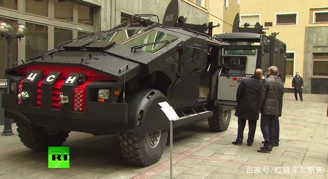 美国特警装甲车图片_美国特警全副武装图片  第2张