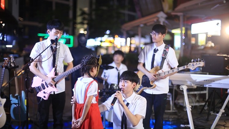 奇迹再现歌曲(奇迹再现歌曲串词)  第2张